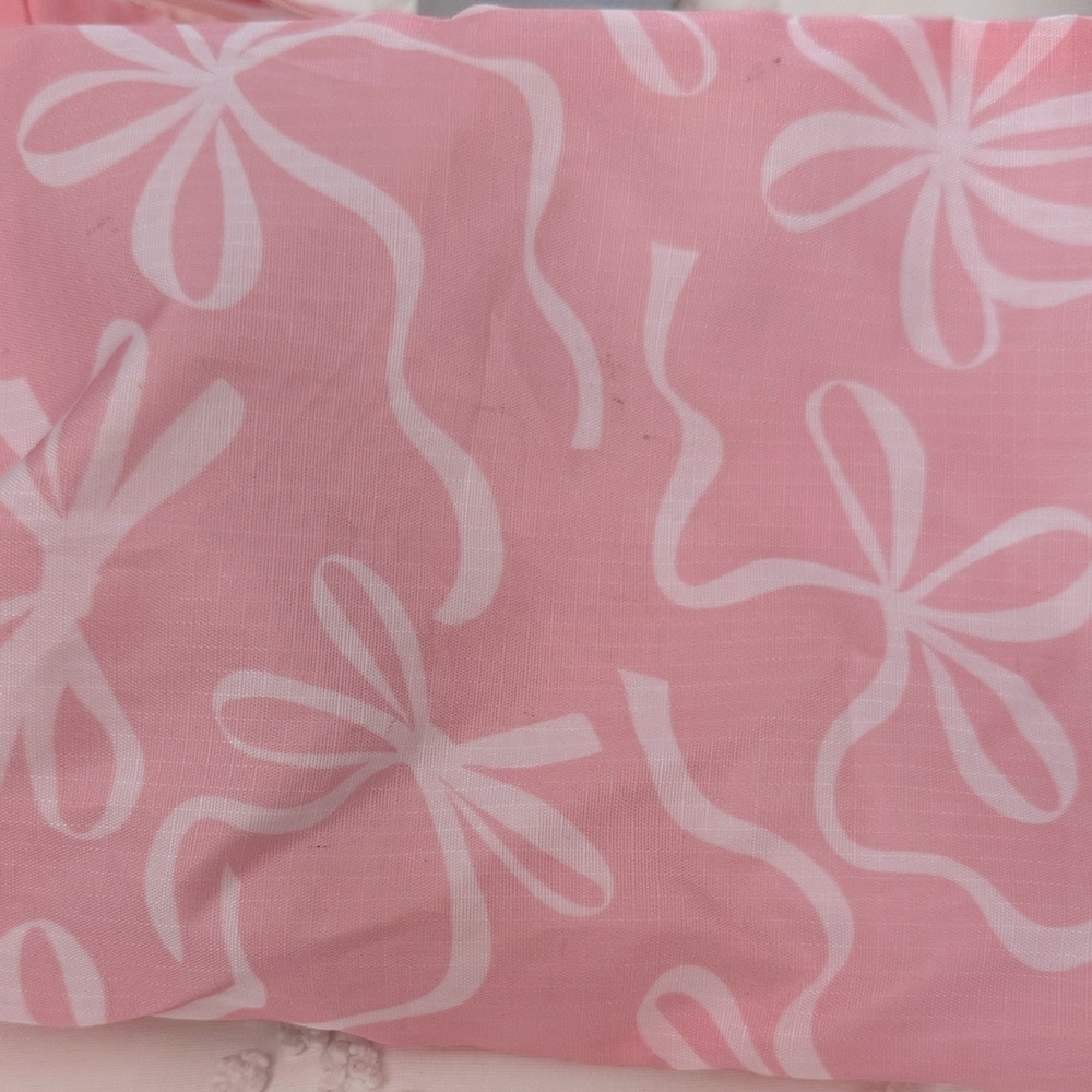 Pink Bow Duffle Bag with ‘A’ monogram - Picture 3 of 5
